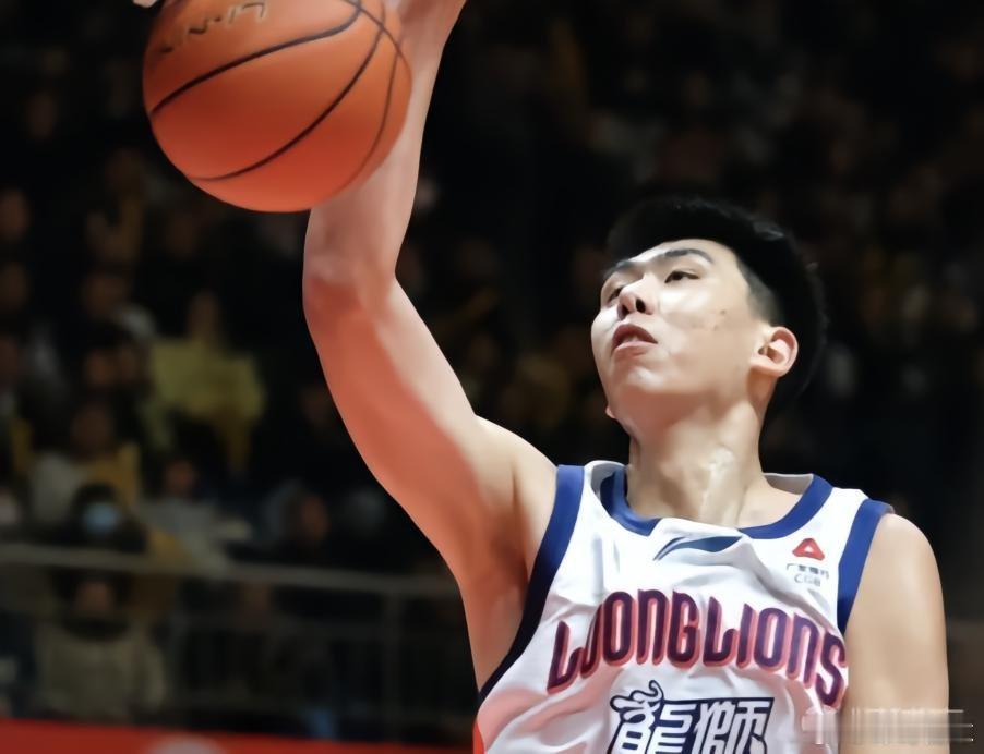 cba常规赛篮球 CBA常规赛最具进步球员候选名单：徐昕、王浩然、郭昊文领衔。北