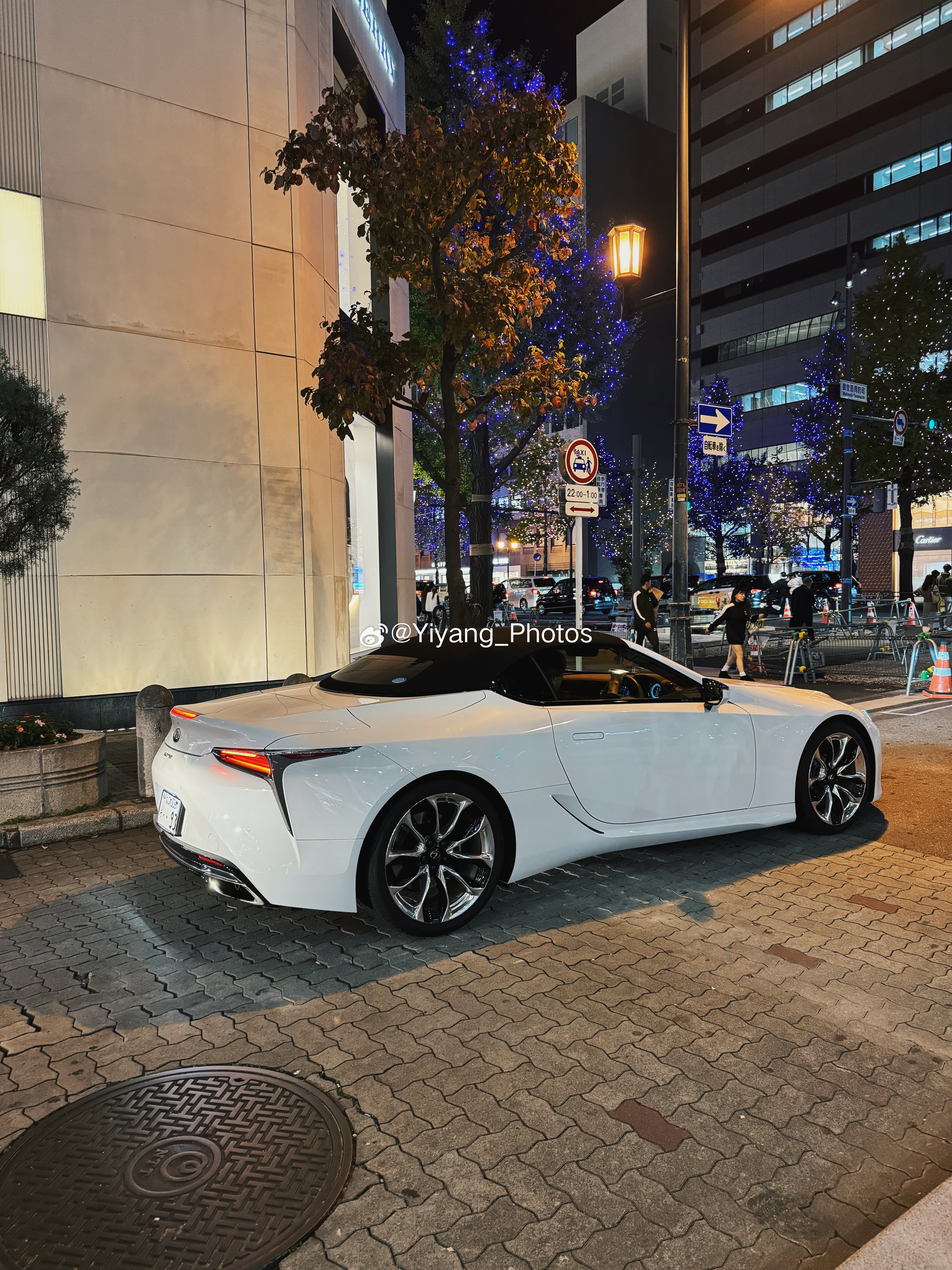 又到了最近遇到的一些车系列时间, 街头的一些偶遇随拍以及酒店车库的一些小惊喜  