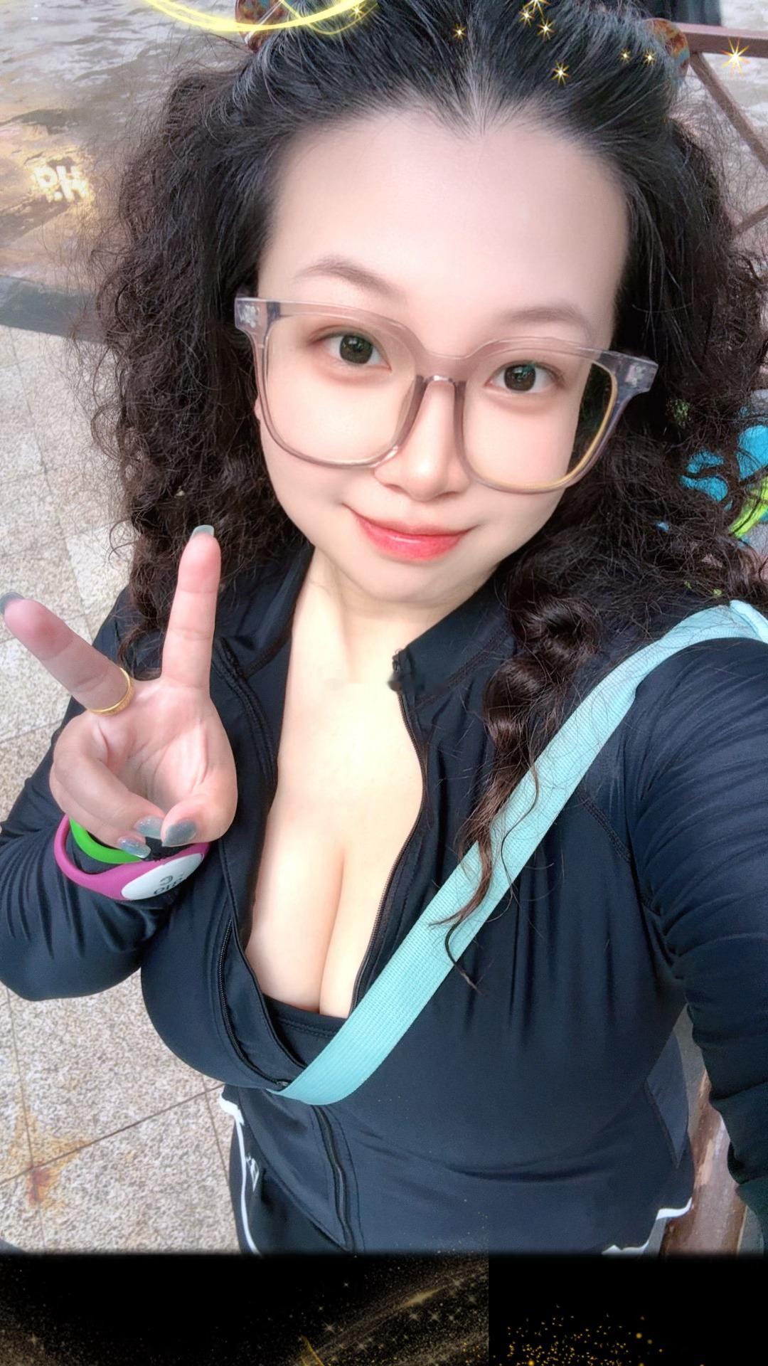 看到了，俄罗斯，天赋选手，腰在臀围的显示下，嗷嗷细。