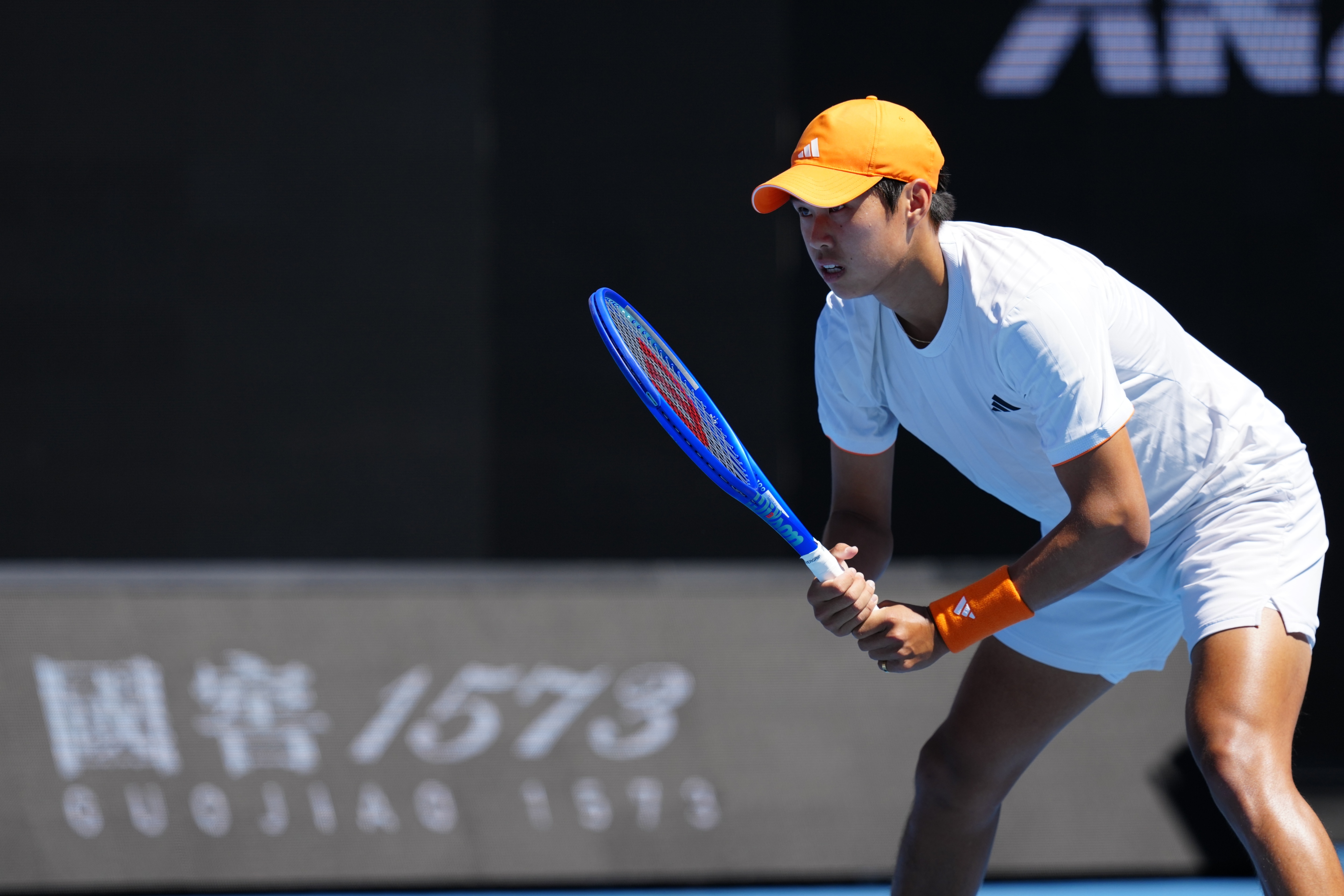 勒纳·钱7-6、6-4、6-2击败博尔热斯，闯入澳网第四轮，不过潜在对手梅总恐怕