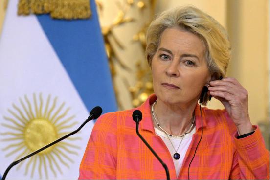 欧盟自作自受！紧跟美国发起对俄制裁，妄图2027年摆脱俄气依赖，却被现实狠狠打脸