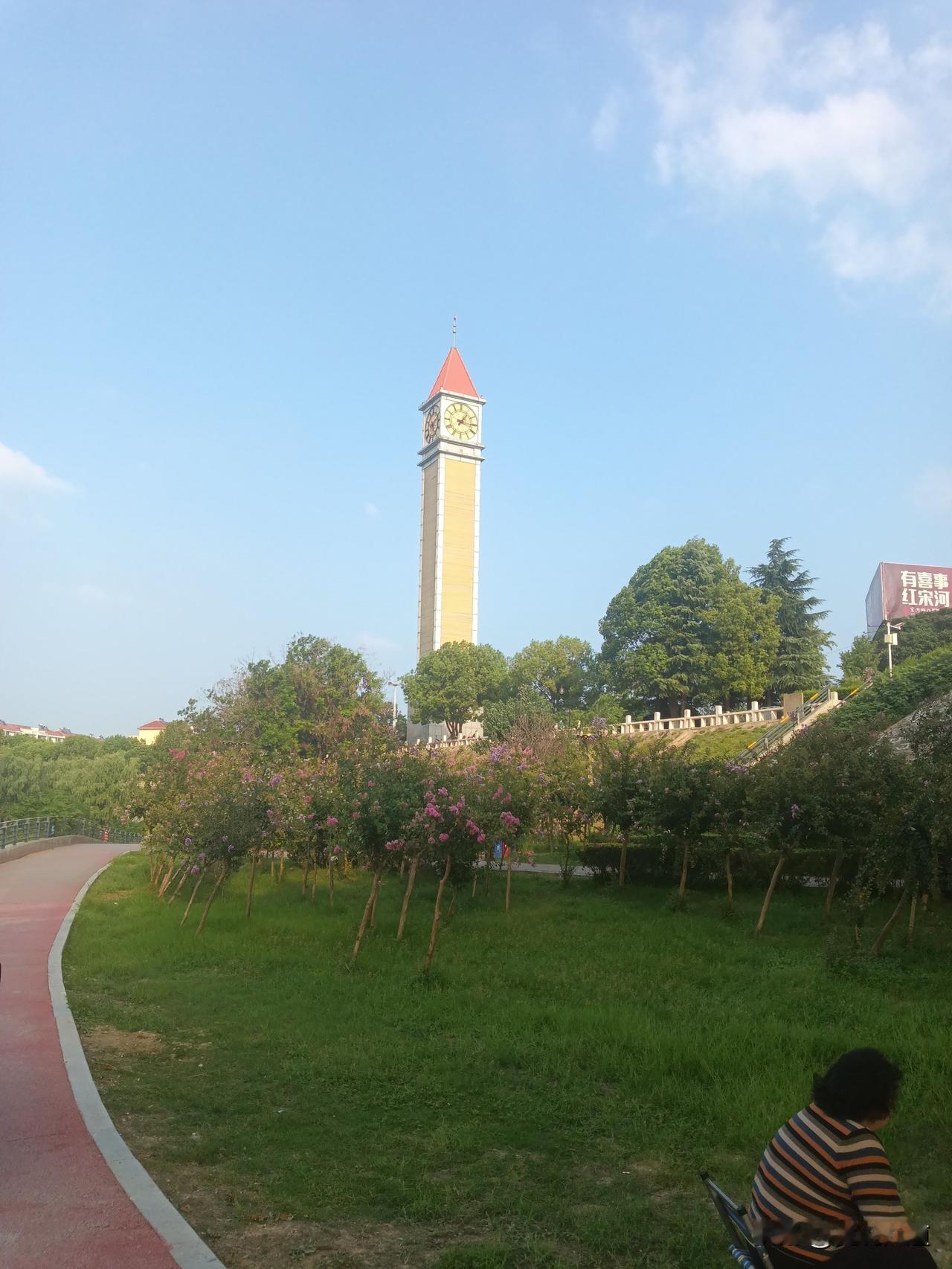 秋日生活打卡季傍晚的唐河二桥风景