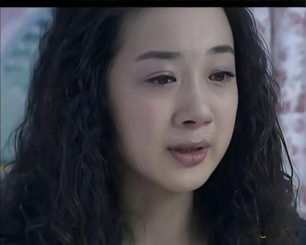 这个感觉为啥跟杨紫那么像，那个大脸蛋子。原来也不丑，底子还是很好的，只是没有那么