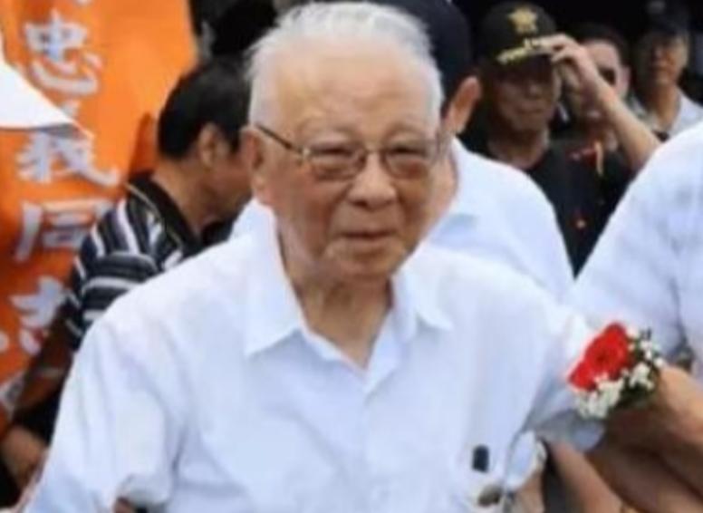 一名国民党退役上将，说出了一句振聋发聩的话：过去国民党反共，是认为国民党比共产党