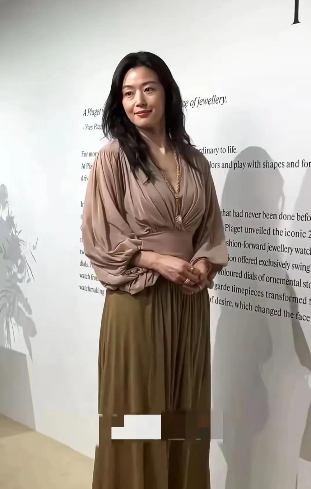 全智贤的美被夸大了。这是她的真实容颜，你失望了吗？总有人说她是不老女 神，夸得好