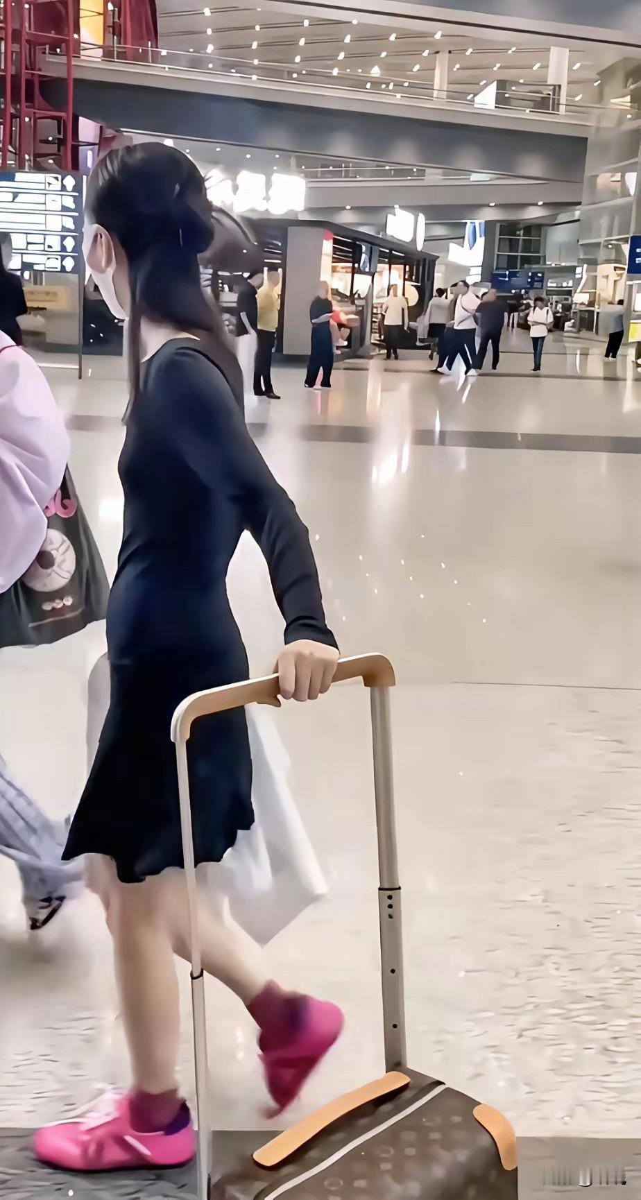 全身上下，肚子竟然是最显眼的[捂脸]