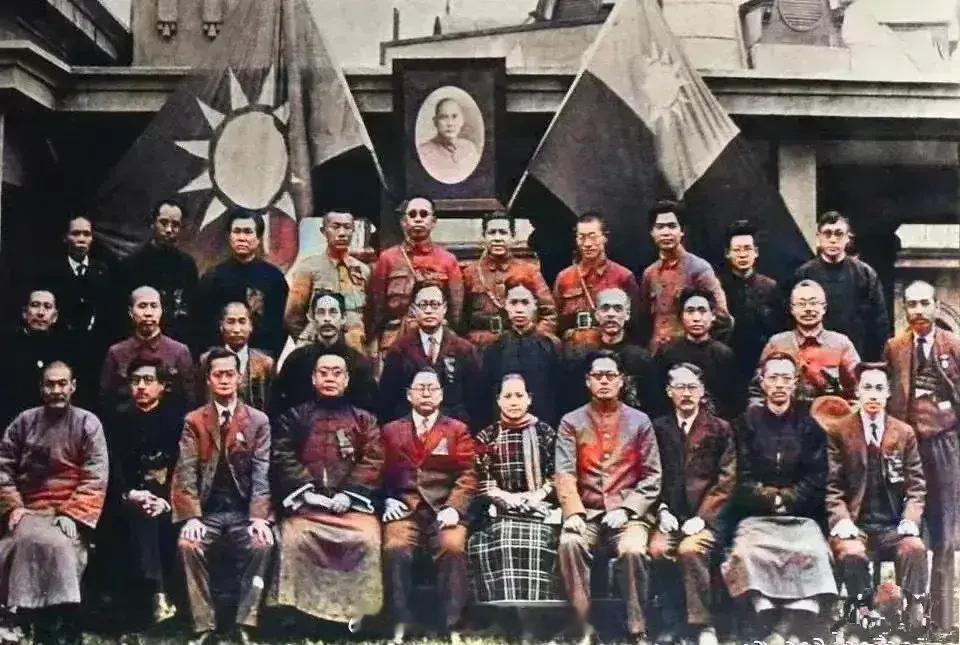 第一次国共合作时期，身为民国政府宣传部长的毛主席在国民党一大上（1924年）位置