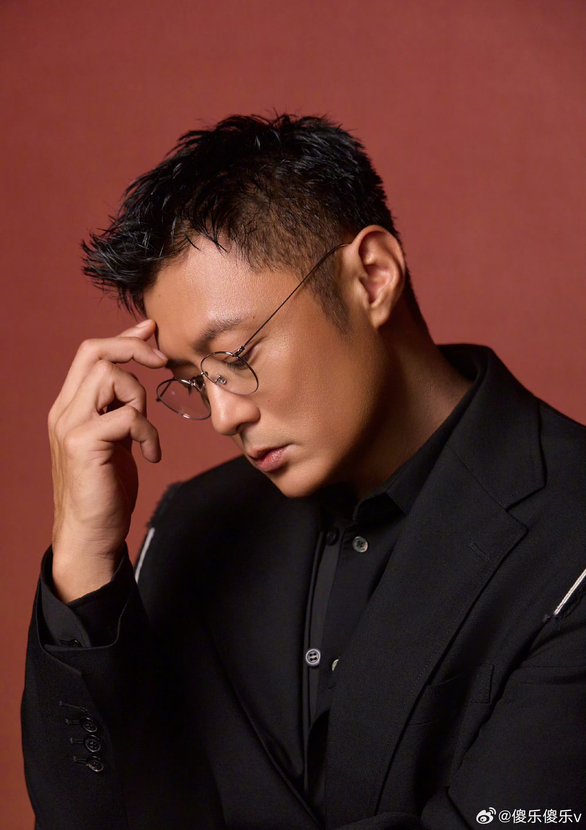 无聊瞅了几眼哥哥们不知道都是啥审美那脸抹的幺哥哥们瘦的幺那裤子穿的幺有几个把脸弄