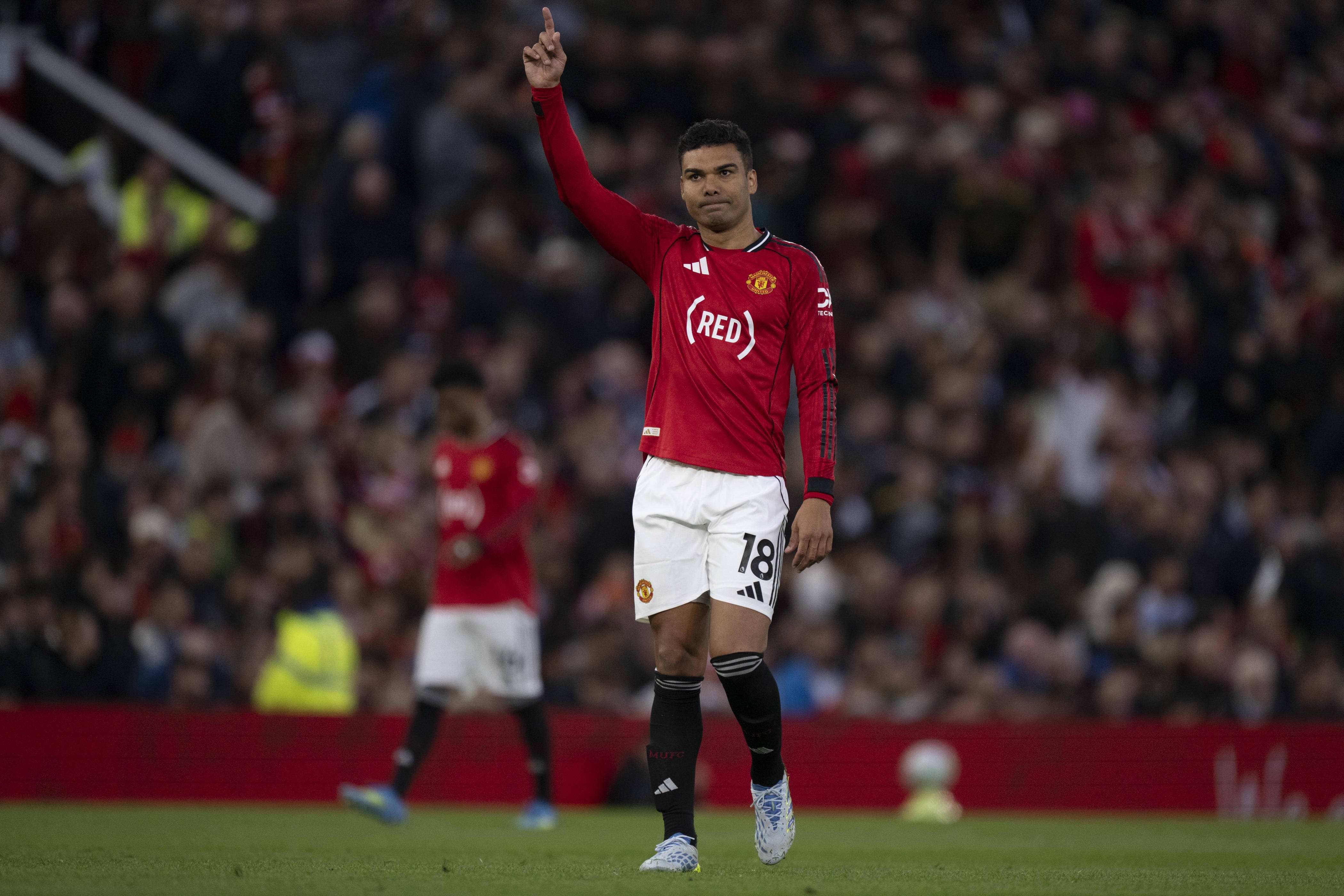 #迈阿密国际有意卡塞米罗#  罗马诺：卡塞米罗和迈阿密互相有意，双方仅差合同薪资