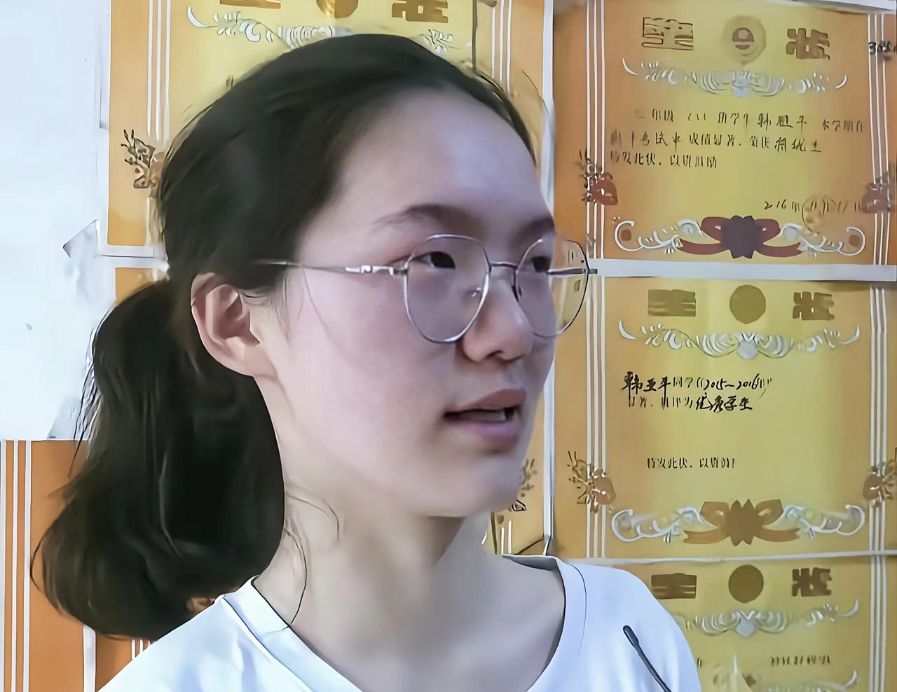 人民日报点赞学校董事会出手！平顶山郏县699分学生可以无忧了
看到河南郏县韩雅平