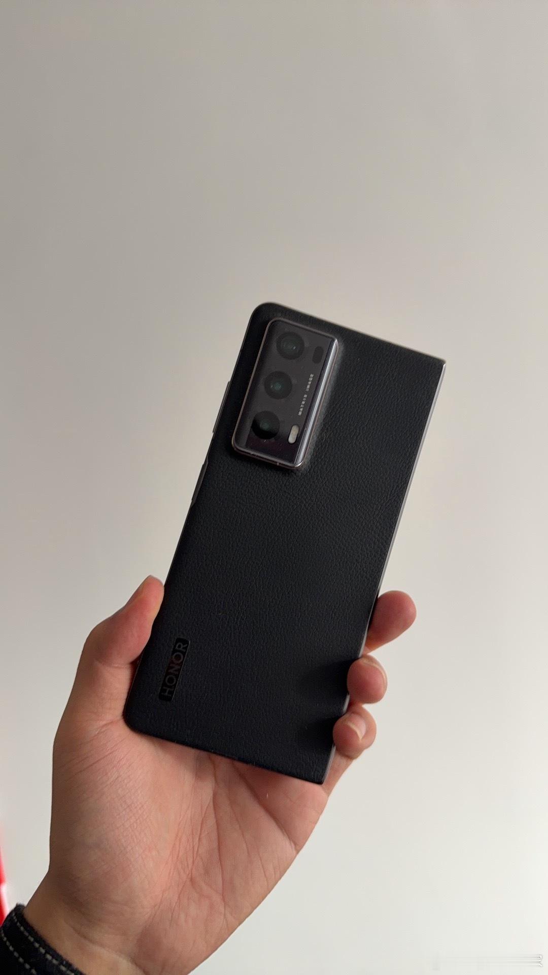 翻出来一部荣耀Magic V2，这手机当时可是全球最薄 西安