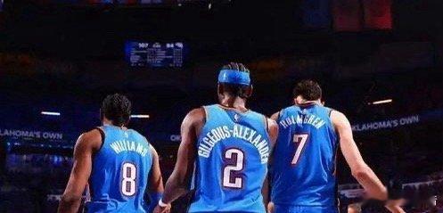 NBA常规赛：鹈鹕VS雷霆篮球           西部垫底的鹈鹕在客场击败了灰