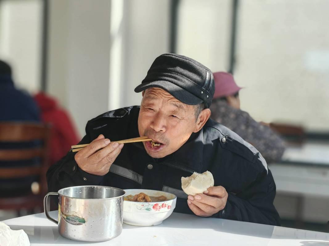 饭量与寿命的关系，医生：若想延长寿命，吃饭尽量做到4点 人这一辈子，吃饭是头等大