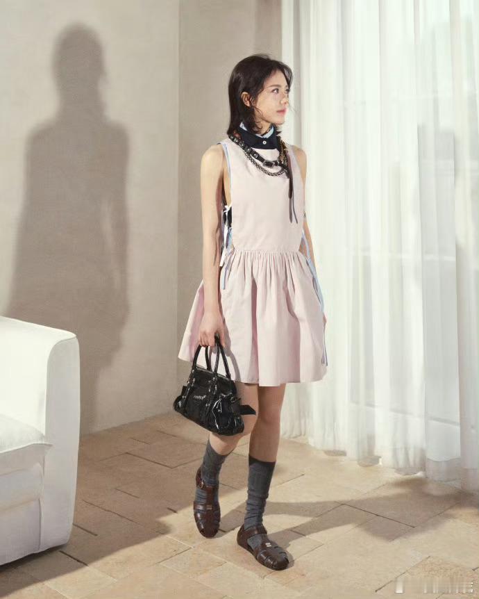 赵今麦 × Miu Miu品牌大使赵今麦身穿Miu Miu 2026夏日系列服饰