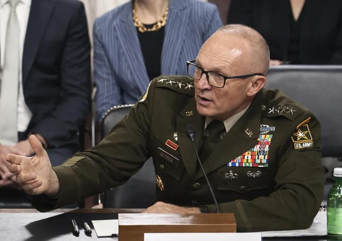 没打过仗的国防部长？赫格塞斯凭啥撤掉经验老将

特朗普的国防部长赫格塞斯没上过战