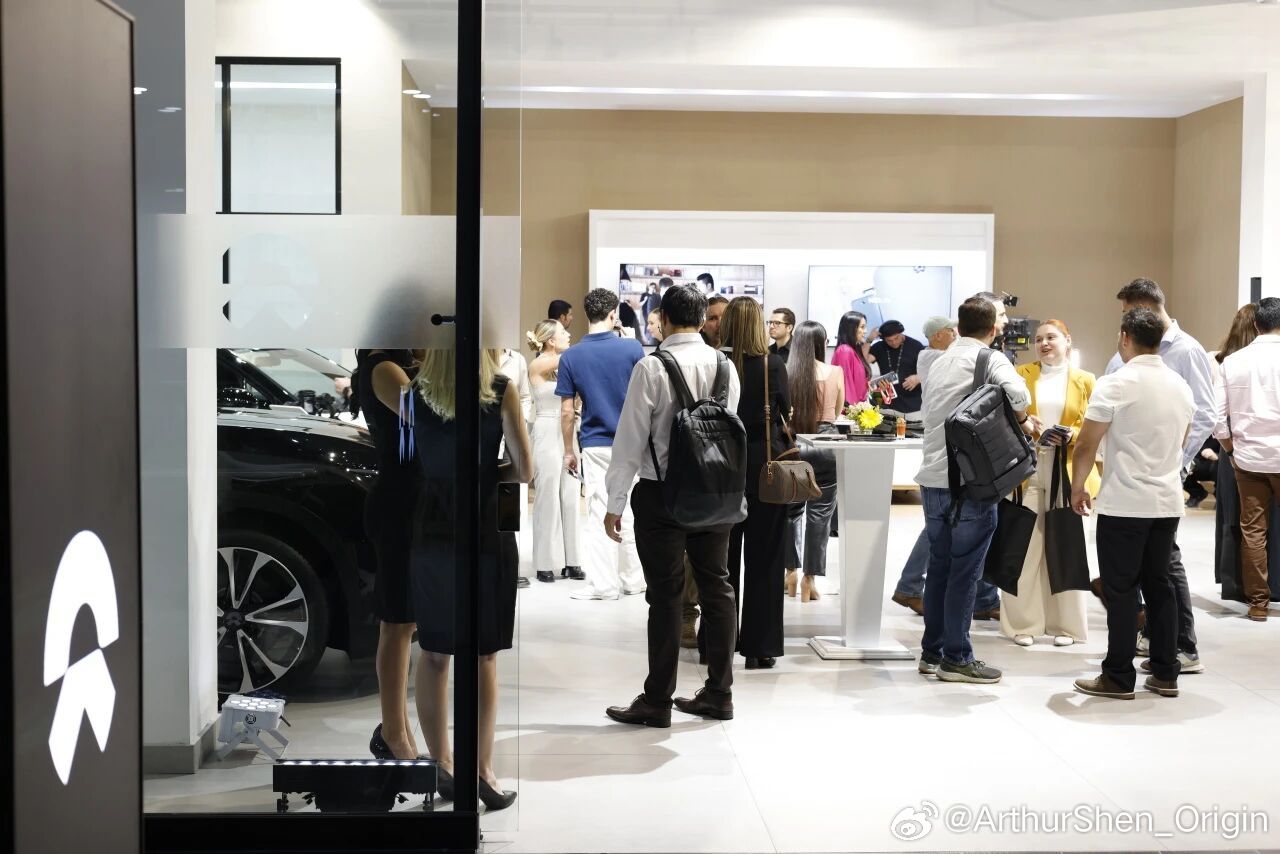 蔚来美洲 蔚来三个品牌首次齐聚同一个海外市场。本周四，蔚来在哥斯达黎加的首家门店