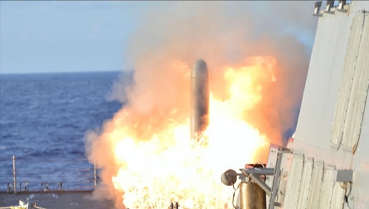 反差拉满！伯恩斯紧急呼吁避战，美国怕了？全网热议！美国前驻法大使伯恩斯公开表态：