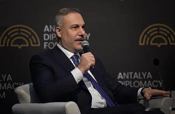 费丹说中了以色列不断发动战争的真正目的，这是目前唯一说中的
土耳其外交部长费丹1