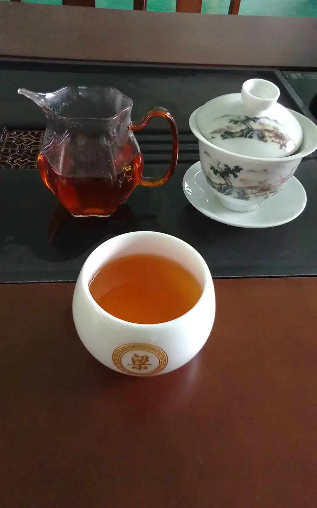 其实女人流泪，大多都是在哭自己，哭自己进退两难，哭自己无能为力，哭自己...