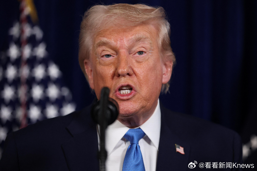 【#特朗普起诉美财政部国税局索赔百亿#】当地时间29日获悉，美国总统特朗普已向联