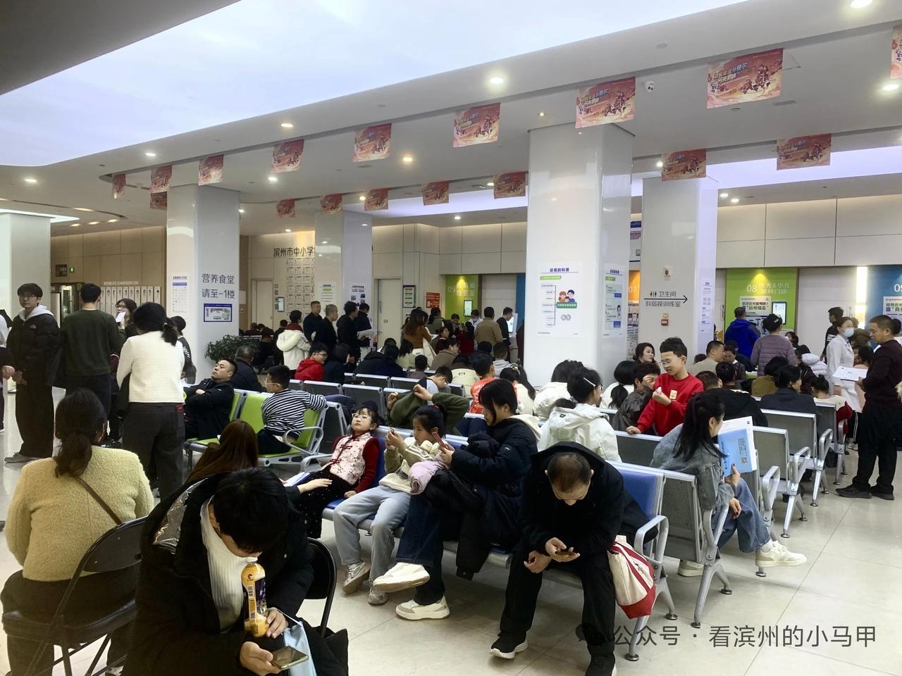 开诊即爆满！滨州这家眼科医院迎来就诊高峰
 
2月21日正月初五，山东滨州沪滨爱