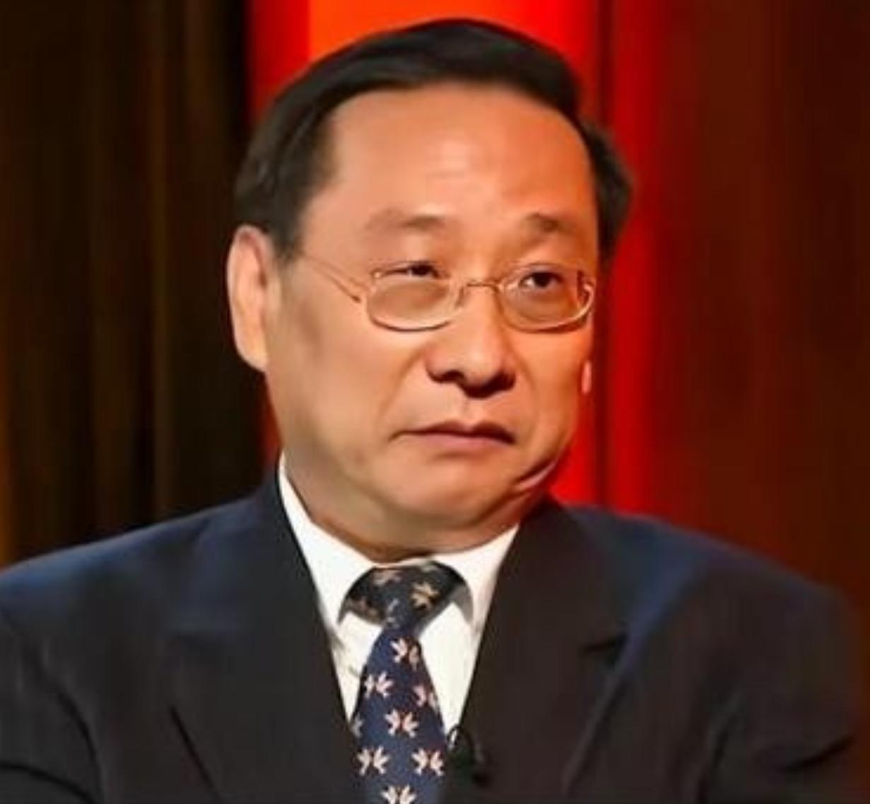 CNN记者上来就问：中国为什么不让台湾地区独立？结果高志凯眼皮都没抬，悠悠地问：