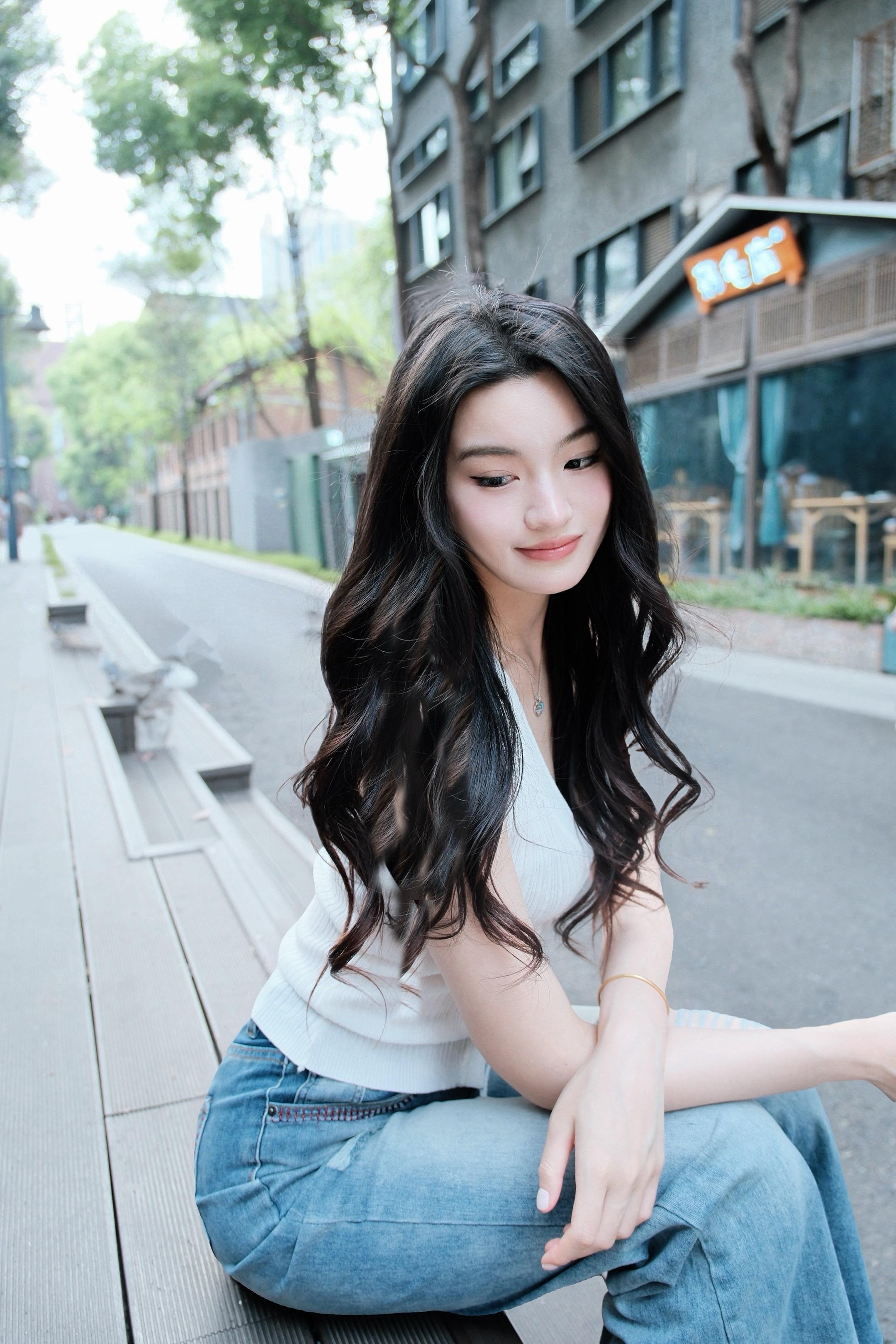 把遇见循环一百遍 等那个对的人出现。