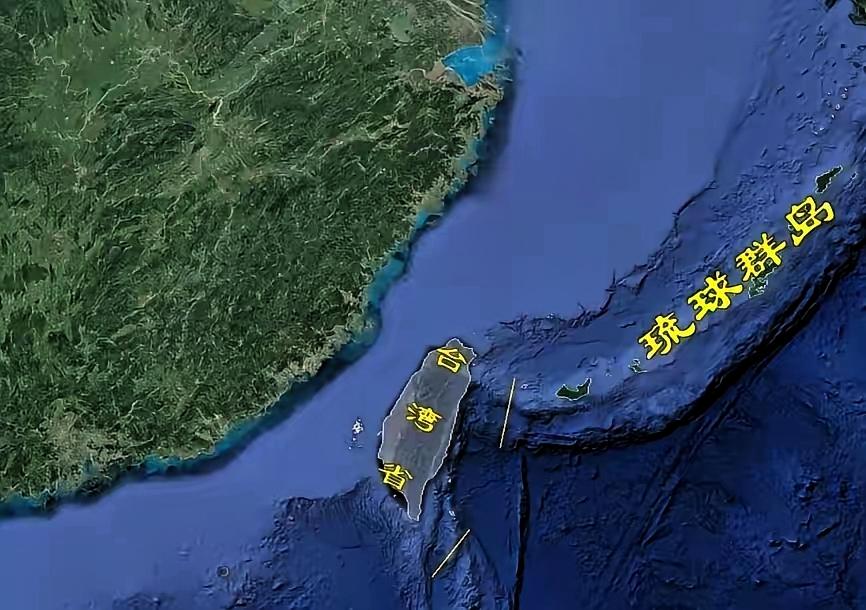谁都别再心存侥幸，日本这次闯台海根本不是普通航行，背后藏着满满坏心思。偏偏挑4月