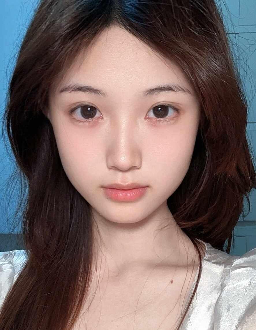 素颜这样可以追到小帅crush吗
素颜 原相机 求助