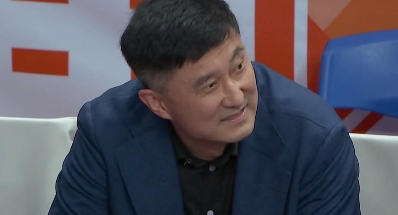 杜锋回归后，广东宏远为什么会出现三连败？我来谈谈我的看法：
1、用人问题：状态不