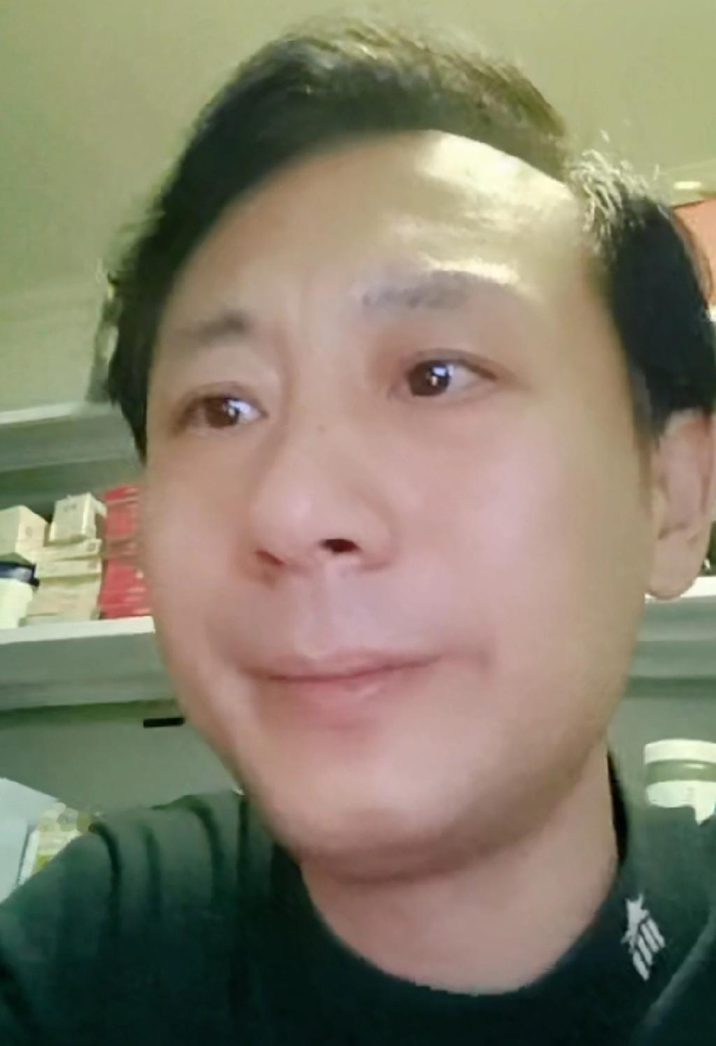 风波再起！
张伦巴正面开杠老汤，谁在搅浑水？
 
二八事件的舆论场从来都不缺话题