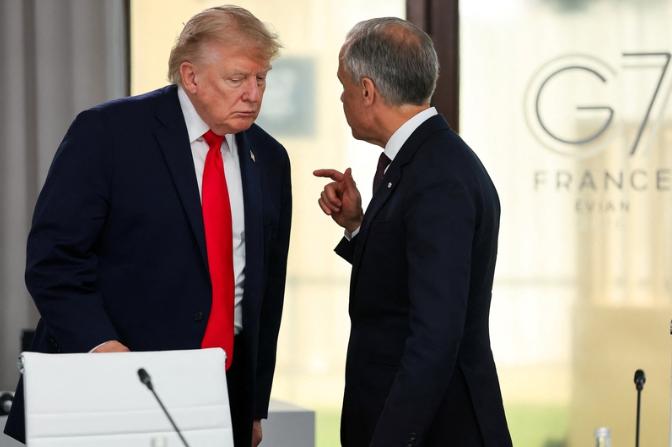 又忘关麦！G7峰会现场录音流出，加拿大总理当面跟特朗普汇报对华围堵，这段没掐断的