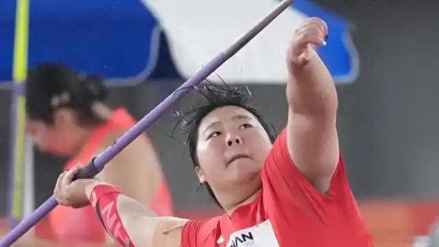 地表最强小孩姐距人类极限半步之遥18岁的严子怡在日本名古屋亚运会女子标枪决赛中，