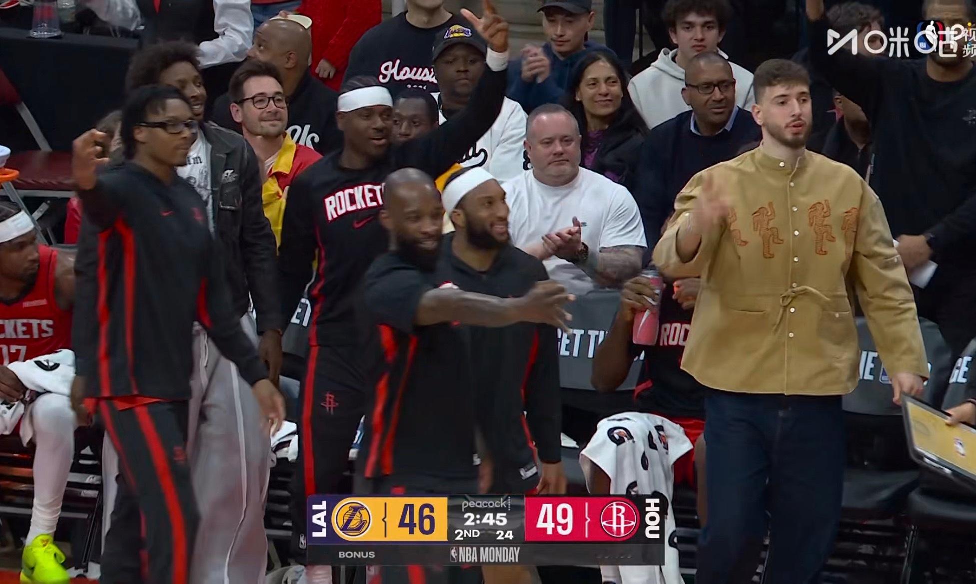 还是篮板球没保护好，芬尼三分球打停湖人。 