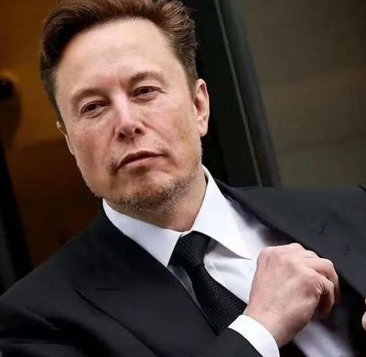 美国被彻底震慑？外国记者问：“美国拥有的核弹头可以摧毁世界1000次，难道中国人