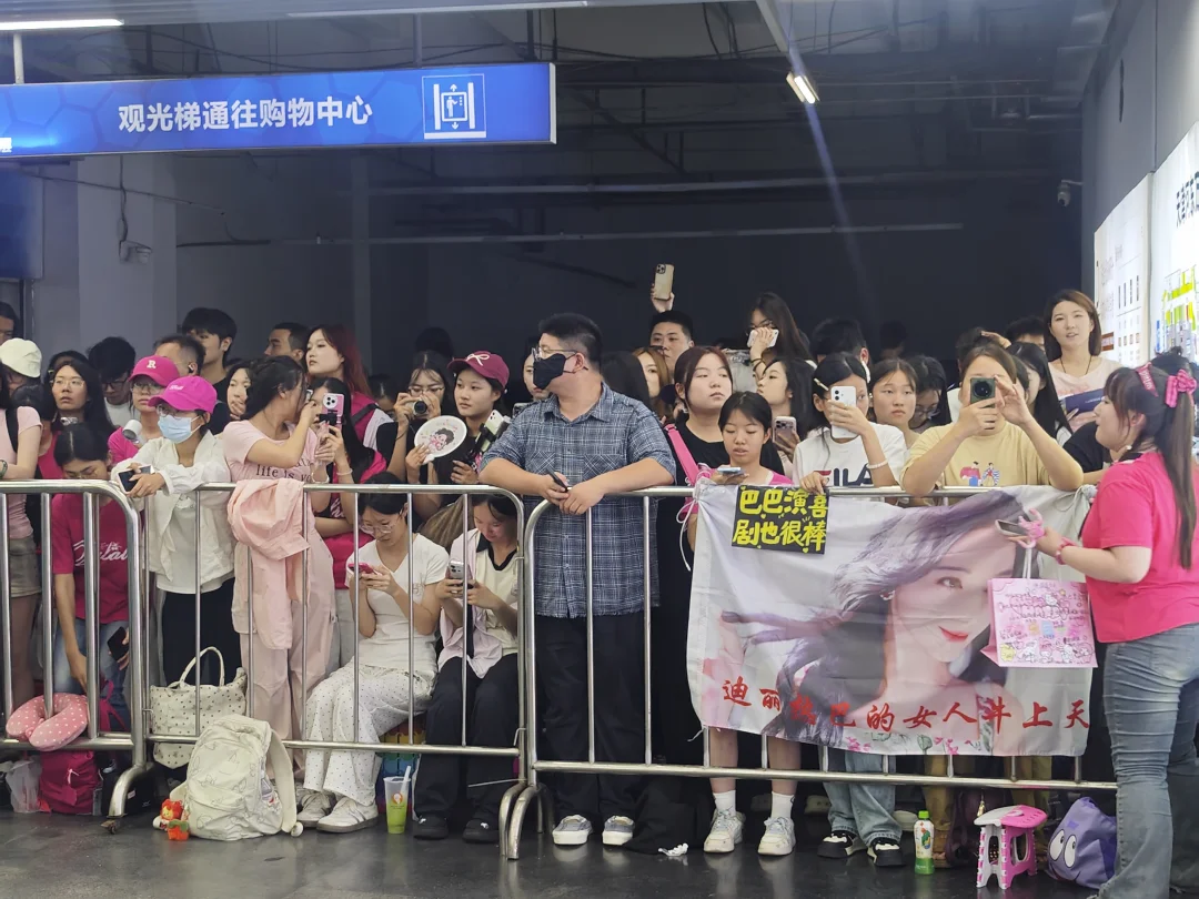 吐槽功夫女足路演，可惜这群粉丝没有功夫