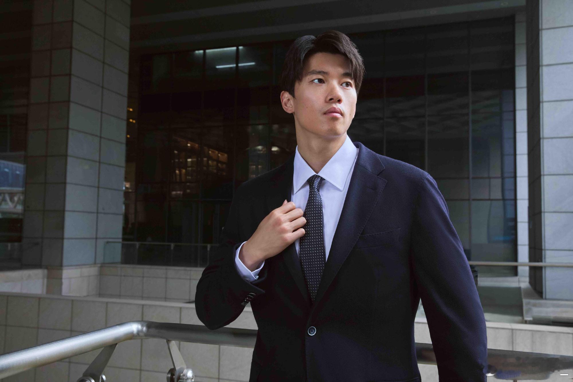 鹅小姐时髦资讯 BOSS发布2026秋冬系列广告大片，由游泳世界冠军、BOSS品