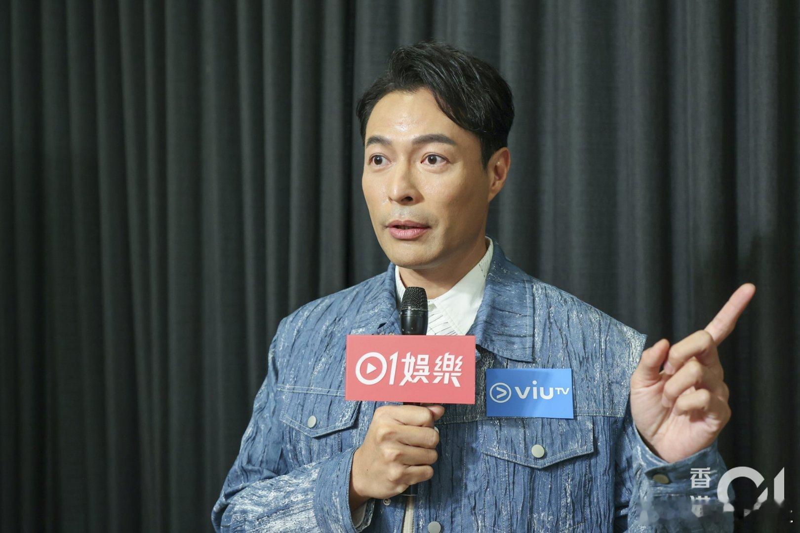 張達倫早前出席新劇宣傳活動。張達倫透露在新劇中與李芯駖首次合作，便要與對方有親密