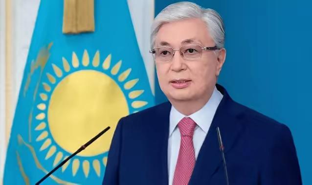 胆大包天！哈萨克斯坦把普京的面子当做了“鞋垫子”！托卡耶夫在日本拿到实打实的好处