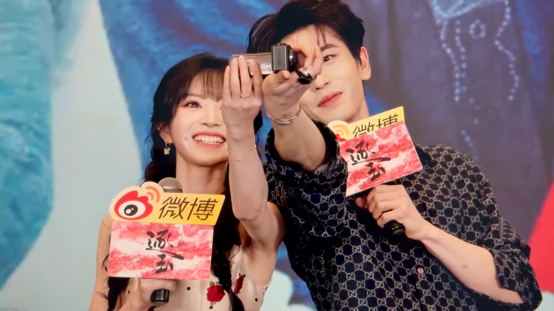 贴的好近！田曦薇还给张凌赫展示自己的鼻子！逐玉追剧团 田曦薇 我图你好看啊