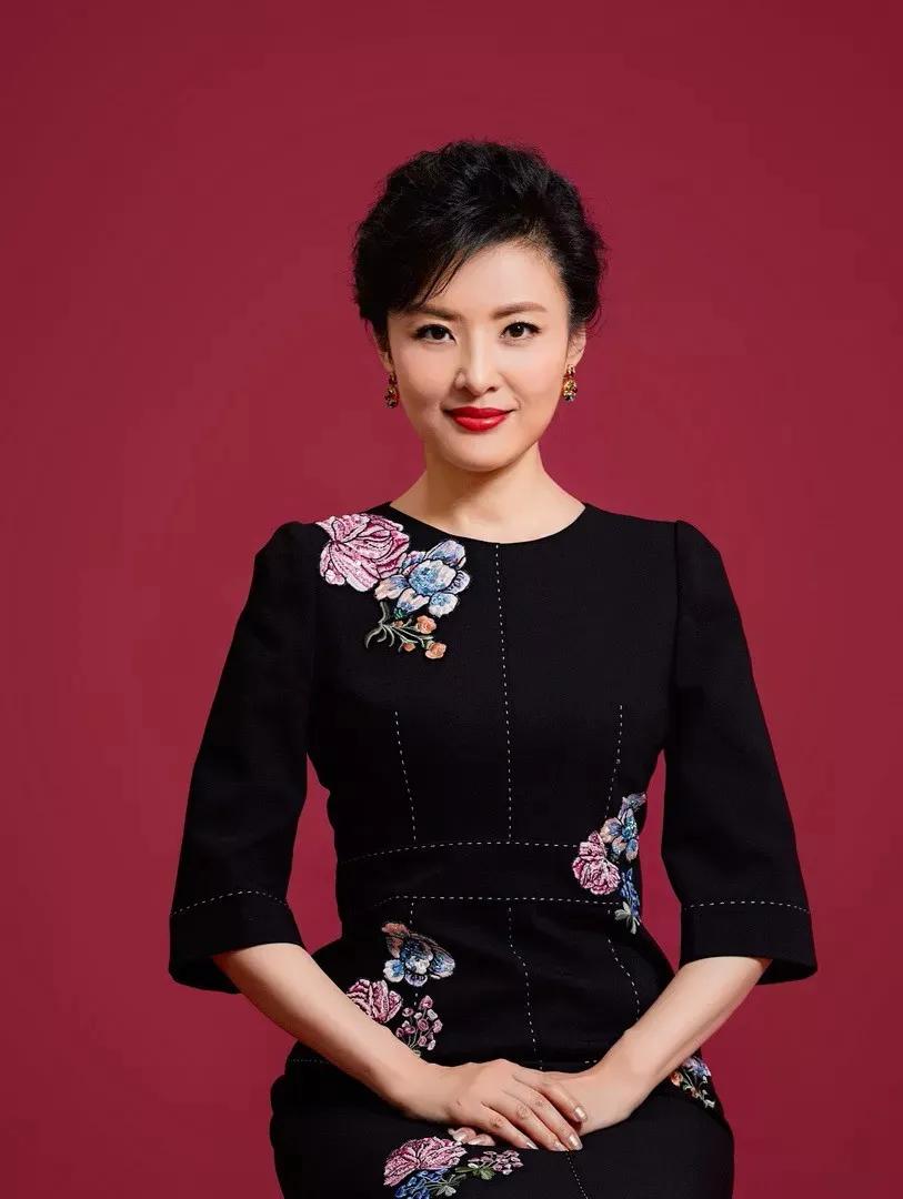 主持人，周涛:演舞台剧一直以来是我的梦想，正好遇到了话剧《情书》里面的这个角色，