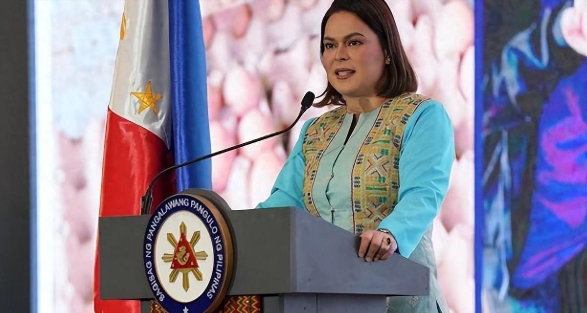 一国堂堂副总统，竟当着全世界的面，亲手撕碎了自家军队的“遮羞布”！不仅直言国家没