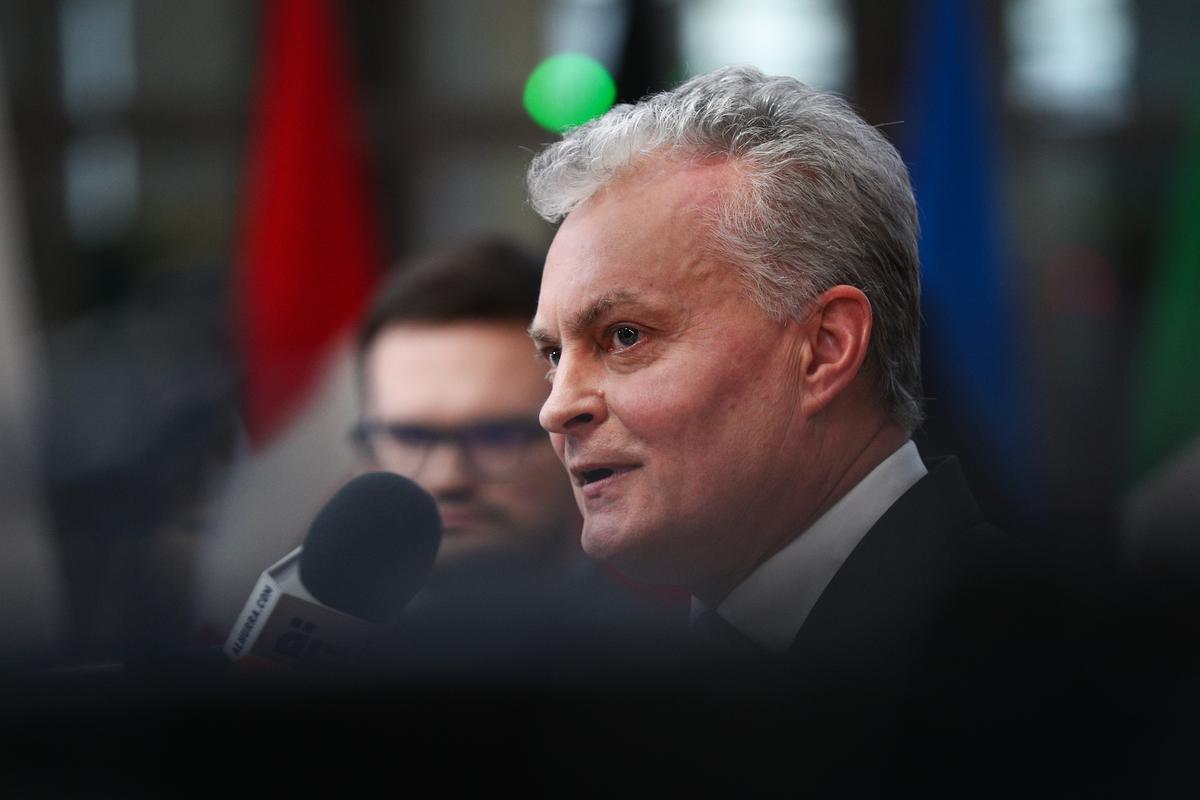 立陶宛总统瑙塞达后悔都来不及啦。爱沙尼亚外长查赫克纳访问中国，此刻最难过的估计就