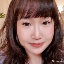 麦琳说再见爱人后容貌焦虑达到峰值麦琳近期通过亲子写真展现瘦身成果，评论区聚焦其健