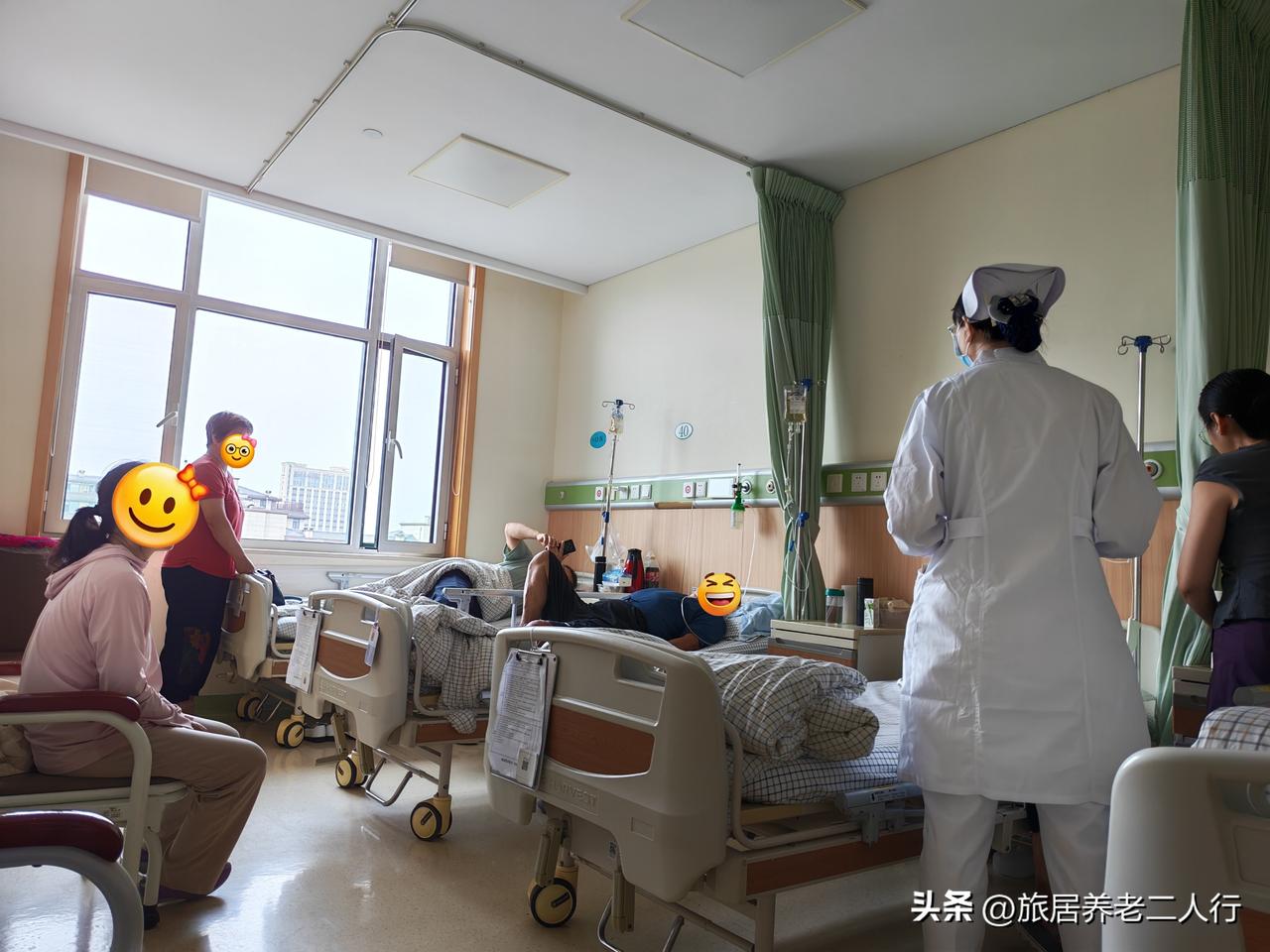 一对独生子女夫妻，担负着六个老人的养老。

在老爸病房里，我亲眼见证了这一重重困