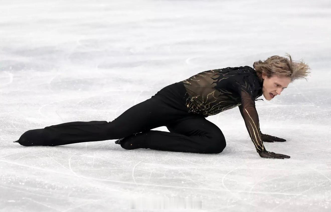 万众期待的Ilia Malinin最后只拿了个第8。男单短节目结束时还是第一，到