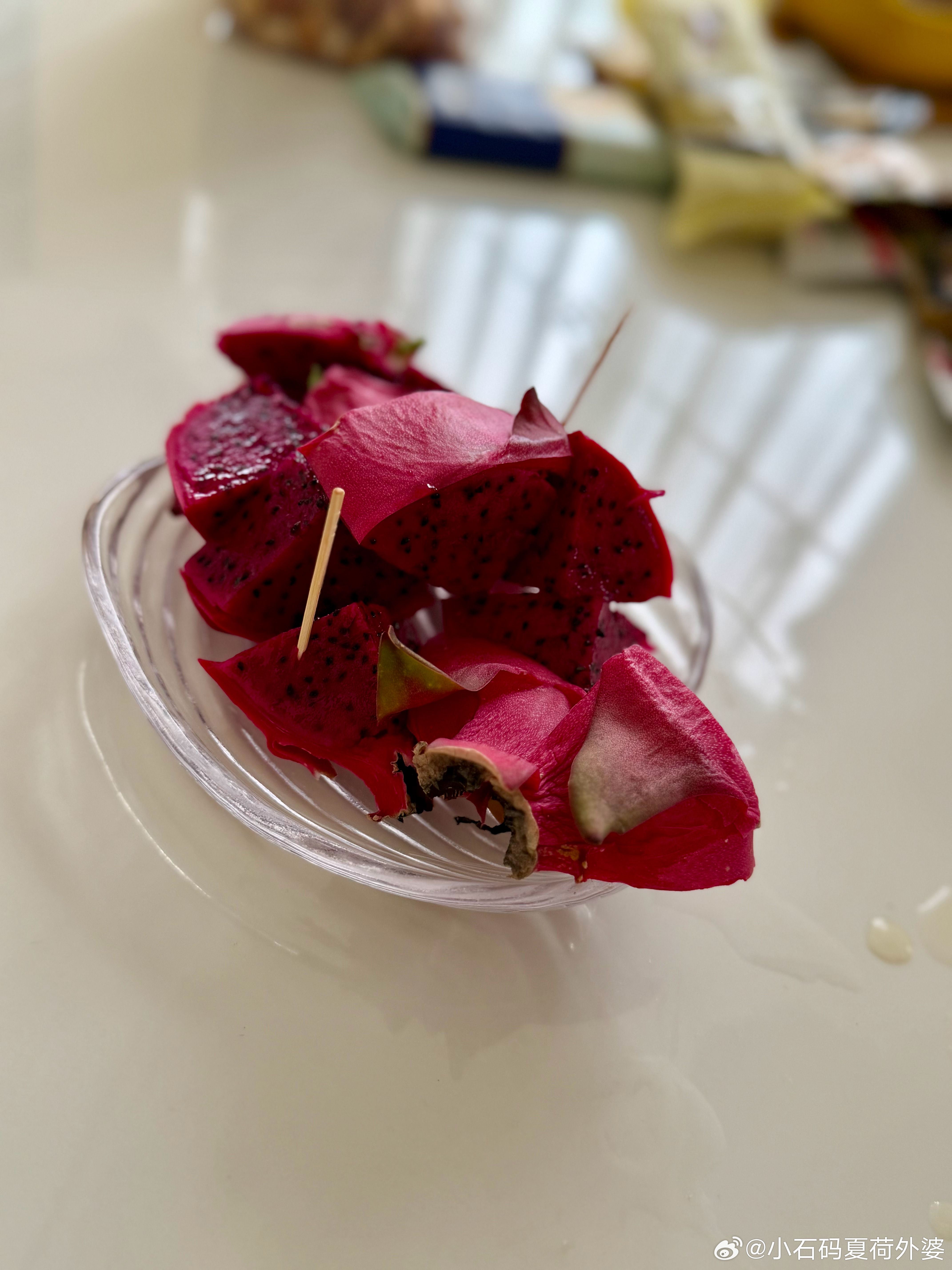 休闲会所提供免费绿色火龙果和午餐。 