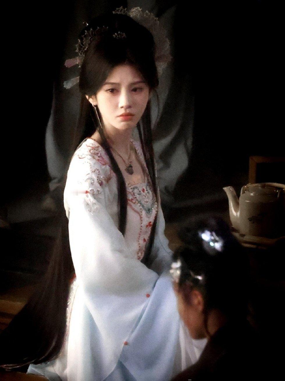 jjy鞠婧祎月鳞绮纪 jjy鞠婧祎露芜衣 “零零散散的世界 遇见你是我最大的幸福