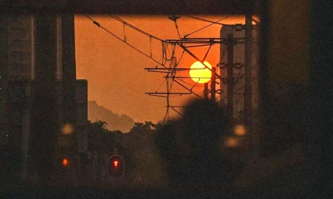 “很多人，已经准备抄底油车‘’
 这车价真是物美价廉啊！你们说，我们是不是应该下