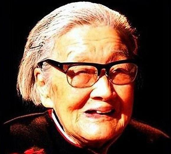 2005年朱旦华分到了正省级干部住房，她却写信婉拒，表示要把机会留给更需要的老同